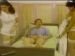 Порно зрелые большие члены Медсестры приходят (1979)