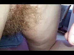 Писки фото порно Играя с ее волосатую задницу я нашел 10-дюймовый pube