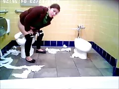 Смотреть эксклюзивное видео порно Сторону путей приседания